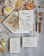 Zaproszenia ślubne Wydzierane Brzegi Zaproszenia Ślubne Z Płatkami Złota, Delikatne Zaproszenia Na Ślub Ze Złotem, Zaproszenie Glamour Z Białą Wstążką, Darte Krawędzie W Zaproszeniach Ślubnych0
