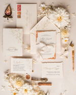 Zaproszenia ślubne Wydzierane Brzegi Zaproszenia ślubne z płatkami złota, delikatne zaproszenia na ślub ze złotem, zaproszenie glamour z jedwabną wstążką, obraz kwiaty vintage2