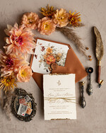 Zaproszenia ślubne Wydzierane Brzegi darte zaproszenia ślubne ręcznie robione wydzierane zaproszenia ślubne, zaproszenia na ślub z płatkami złota, koperta miedziany perłowy papier7