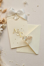 Zaproszenia ślubne z perełkami / tłoczeniem zaproszenia ślubne z perełkami w etui, minimalistyczne zaproszenie na ślub z perełki 1