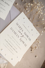 Zaproszenia ślubne z perełkami / tłoczeniem zaproszenia ślubne z perełkami, minimalistyczne zaproszenie na ślub z perełkami i kalką, rwane złocone zaproszenie na ślub cywilny perły8