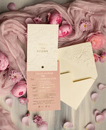 Zaproszenia ślubne z perełkami / tłoczeniem Eleganckie Zaproszenia Na Ślub, Nowoczesne Zaproszenia W Kolorze Różowym, Zaproszenia Ślubne Ze Złotymi Literami, Eleganckie Zaproszenia Ślubne z tłoczonymi kwiatami1
