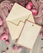 Zaproszenia ślubne z perełkami / tłoczeniem Eleganckie Zaproszenia Na Ślub, Nowoczesne Zaproszenia W Kolorze Różowym, Zaproszenia Ślubne Ze Złotymi Literami, Eleganckie Zaproszenia Ślubne z tłoczonymi kwiatami8