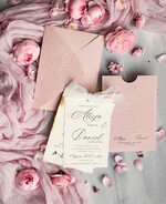 Zaproszenia ślubne z perełkami / tłoczeniem zaproszenia ślubne w kieszonce, eleganckie zaproszenia ślubne z jedwabną wstążką, tłoczone zaproszenia na ślub i wesele, tłoczone złote zaproszenie na ślub1