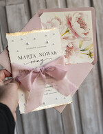 Zaproszenia ślubne z perełkami / tłoczeniem darte złocone zaproszenia ślubne z perełkami, różowe peonie zaproszenie na ślub z perełkam, rwane złocone zaproszenie na ślub cywilny perły i piwonie7