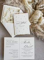 Zaproszenia ślubne z perełkami / tłoczeniem złocone zaproszenia ślubne z perełkami, minimalistyczne zaproszenie na ślub z perełkami, złote zaproszenie na ślub cywilny perły na zaproszeniach ślubnych12