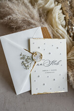 Zaproszenia ślubne z perełkami / tłoczeniem złocone zaproszenia ślubne z perełkami, minimalistyczne zaproszenie na ślub z perełkami, złote zaproszenie na ślub cywilny perły na zaproszeniach ślubnych4