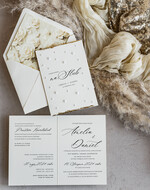 Zaproszenia ślubne z perełkami / tłoczeniem złocone zaproszenia ślubne z perełkami, minimalistyczne zaproszenie na ślub z perełkami, złote zaproszenie na ślub cywilny perły na zaproszeniach ślubnych8