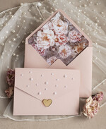 Zaproszenia ślubne z perełkami / tłoczeniem kopertowe złocone zaproszenia ślubne z perełkami, różowe peonie zaproszenie na ślub z perełkam, pudrowy róż złocone zaproszenie na ślub cywilny perły i piwonie0