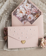 Zaproszenia ślubne z perełkami / tłoczeniem kopertowe złocone zaproszenia ślubne z perełkami, różowe peonie zaproszenie na ślub z perełkam, pudrowy róż złocone zaproszenie na ślub cywilny perły i piwonie5