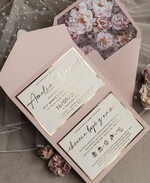 Zaproszenia ślubne z perełkami / tłoczeniem kopertowe złocone zaproszenia ślubne z perełkami, różowe peonie zaproszenie na ślub z perełkam, pudrowy róż złocone zaproszenie na ślub cywilny perły i piwonie8