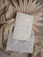 Zaproszenia ślubne z perełkami / tłoczeniem złocone zaproszenia ślubne z perełkami kalkowa koperta , minimalistyczne zaproszenie na ślub z perełkami i kalką, kalkowa obwoluta z perłami złocone zaproszenie na ślub cywilny perły20