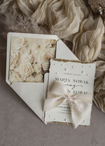 Zaproszenia ślubne z perełkami / tłoczeniem darte złocone zaproszenia ślubne z perełkami, różowe peonie zaproszenie na ślub z perełkam, rwane złocone zaproszenie na ślub cywilny perły i piwonie8