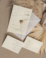Zaproszenia ślubne z perełkami / tłoczeniem złocone zaproszenia ślubne z perełkami kalkowa koperta , minimalistyczne zaproszenie na ślub z perełkami i kalką, kalkowa koperta z perłami złocone zaproszenie na ślub cywilny perły2