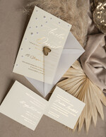 Zaproszenia ślubne z perełkami / tłoczeniem złocone zaproszenia ślubne z perełkami kalkowa koperta , minimalistyczne zaproszenie na ślub z perełkami i kalką, kalkowa koperta z perłami złocone zaproszenie na ślub cywilny perły5