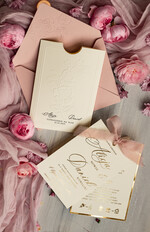 Zaproszenia ślubne z perełkami / tłoczeniem zaproszenia ślubne w kieszonce, eleganckie zaproszenia ślubne z jedwabną wstążką, tłoczone zaproszenia na ślub i wesele, tłoczone złote zaproszenie na ślub5