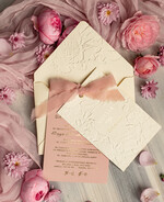 Zaproszenia ślubne z perełkami / tłoczeniem Eleganckie Zaproszenia Na Ślub, Nowoczesne Zaproszenia W Kolorze Różowym, Zaproszenia Ślubne Ze Złotymi Literami, Eleganckie Zaproszenia Ślubne z tłoczonymi kwiatami0