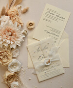 Zaproszenia ślubne z perełkami / tłoczeniem zaproszenia ślubne z perełkami kalkowa obwoluta, minimalistyczne zaproszenie na ślub z perełki 1