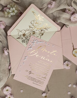 Zaproszenia ślubne z perełkami / tłoczeniem złocone zaproszenia ślubne z perełkami kalkowa koperta , minimalistyczne zaproszenie na ślub z perełkami i kalką, kalkowa koperta z perłami złocone zaproszenie na ślub cywilny perły5