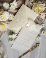 Zaproszenia ślubne z perełkami / tłoczeniem zaproszenia ślubne w kieszonce, eleganckie zaproszenia ślubne z jedwabną wstążką, tłoczone zaproszenia na ślub i wesele, tłoczone złote zaproszenie na ślub3