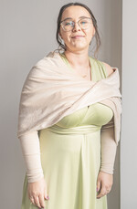 Panna Młoda Bolerka bolerka, narzutki, sweterki Beżowe Bolerko Ślubne Welurowe - Etola Ślubna z Rękawkami - Narzutka I Rękaw w kolorze Beżowym2