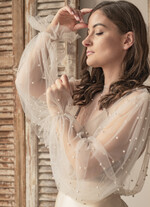 Panna Młoda Bolerka bolerka, narzutki, sweterki bolerko na letni ślub, bolerko z perełkami dla Panny Młodej, bolerko do sukni ślubnej w kolorze ecru, bolerko z szerokimi rękawami4