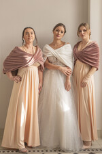 Panna Młoda Bolerka bolerka, narzutki, sweterki ślubna etola z weluru w kolorze pudrowego różu, różowe bolerko z weluru dla Panny Młodej, bolerko na ślub jesienią5