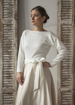 Panna Młoda Bolerka bolerka, narzutki, sweterki ślubne bolerko z wyciętymi plecami, sweterkowe bolerko do sukni ślubnej, bolerko z  dzianiny wykończone koronką, ślubne bolerko10