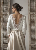 Panna Młoda Bolerka bolerka, narzutki, sweterki ślubne bolerko z wyciętymi plecami, sweterkowe bolerko do sukni ślubnej, bolerko z  dzianiny wykończone koronką, ślubne bolerko11