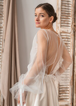 Panna Młoda Bolerka bolerka, narzutki, sweterki Tiulowe bolerko ślubne wykonane z odkrytymi plecami, ozdobne rękawy w bolerku na ślub, bolerko do sukni ślubnej, bufiaste rękawy w bolerku na ślub3