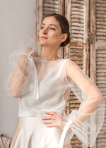 Panna Młoda Bolerka bolerka, narzutki, sweterki Tiulowe bolerko ślubne wykonane z odkrytymi plecami, ozdobne rękawy w bolerku na ślub, bolerko do sukni ślubnej, bufiaste rękawy w bolerku na ślub9