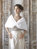 Panna Młoda Bolerka bolerka, narzutki, sweterki Kremowe  Bolerko Ślubne Welurowe - Etola Ślubna z Rękawkami - Narzutka I Rękaw w kolorze Kremowym2