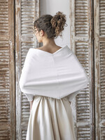 Panna Młoda Bolerka bolerka, narzutki, sweterki Kremowe  Bolerko Ślubne Welurowe - Etola Ślubna z Rękawkami - Narzutka I Rękaw w kolorze Kremowym3