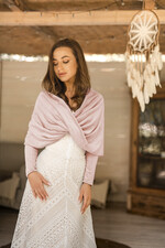 Panna Młoda Bolerka bolerka, narzutki, sweterki Różowe Bolerko Ślubne Welurowe - Etola Ślubna z Rękawkami - Narzutka I Rękaw w kolorze Pudrowy Róż3