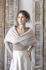 Panna Młoda Bolerka bolerka, narzutki, sweterki Kremowe  Bolerko Ślubne Welurowe - Etola Ślubna z Rękawkami - Narzutka I Rękaw w kolorze Kremowym0