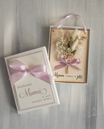 Prezenty dla Mamy flowerboxy, box ze słodyczami  drewniana kartka z życzeniami na dzień Mamy prezent dla Mamy z okazji dnia Matki, kwiaty prezent dla mamy, kompozycja z suszonych kwiatów pomysł na prezent dla mamy2