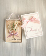 Prezenty dla Mamy flowerboxy, box ze słodyczami  drewniana kartka z życzeniami na dzień Mamy prezent dla Mamy z okazji dnia Matki, kwiaty prezent dla mamy, kompozycja z suszonych kwiatów pomysł na prezent dla mamy3