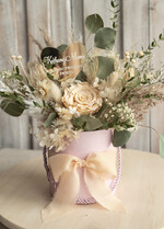 Prezenty dla Mamy flowerboxy, box ze słodyczami  kwiaty prezent dla Mamy z okazji dnia Matki, box kwiatowy dla mamy, kompozycja z suszonych kwiatów pomysł na prezent dla mamy, wieczne róże, flower box dla mamy6