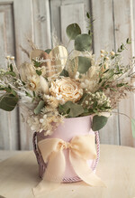 Prezenty dla Mamy flowerboxy, box ze słodyczami  kwiaty prezent dla Mamy z okazji dnia Matki, box kwiatowy dla mamy, kompozycja z suszonych kwiatów pomysł na prezent dla mamy, wieczne róże, flower box dla mamy0
