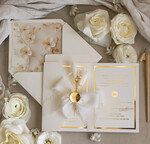 Zaproszenia na Komunię  dziewczynka  Eleganckie zaproszenia komunijne złocone, zaproszenia na komunię z kwiatami, złote zaproszenia na komunię0