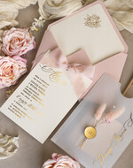 Zaproszenia na Komunię  dziewczynka  komunijne złote zaproszenia z kwiatkami, zaproszenia na Pierwszą komunię w kieszonce ze wstążką, zaproszenia na komunię dla dziewczynki, zaproszenie w kieszonce na komunię 1