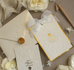 Zaproszenia na Komunię  dziewczynka  komunijne tłoczone złote zaproszenia, zaproszenia na Pierwszą komunię z tłoczonymi kwiatami, zaproszenia na komunię dla dziewczynki, zaproszenie na komunię ze wstążką  5