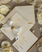 Zaproszenia na Komunię  dziewczynka    Eleganckie zaproszenia komunijne dla dziewczynki, zaproszenia na komunię z tłoczeniem, złote zaproszenia na komunię, zaproszenia na Pierwszą Komunię2