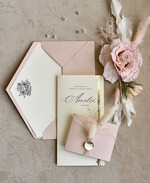 Zaproszenia na Komunię  dziewczynka  Podłużne różowe złocone zaproszenia na Komunię nowoczesne  Zaproszenia komunijne personalizowane2