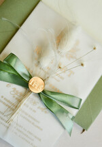 Zaproszenia na Komunię  chłopiec szałwiowe złocone zaproszenia na Komunię nowoczesne  Kalkowe Zaproszenia komunijne personalizowane3