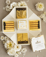  Prezenty dla Młodej Pary  Bomboniery Czekoladki Pomysłowe prezenty na ślub dla Pary Młodej- w co zapakować pieniądze na Ślub- bombonierka ślubna prezent dla nowożeńców0