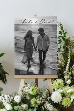 Plany stołów ze zdjęciem Pary Młodej plan stołów na weselu, usadzenie gości weselnych, tablica informacyjna dla gości weselnych, plan stołów na weselu ze zdjęciem Pary Młodej, plan usadzenia gości na weselu0