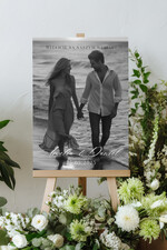 Plany stołów ze zdjęciem Pary Młodej Witamy gości weselnych napis powitanie gości na weselu, tablica powitalna dla gości weselnych, personalizowana tablica powitanie gości na weselu0