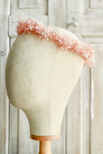 Dodatki dekoracje na komunię  wianki Wianki komunijne – lekkie, wygodne i ręcznie wykonane. Delikatne kwiaty idealnie dopełnią stylizację na Pierwszą Komunię Świętą1