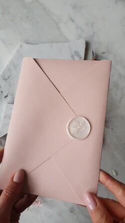 Zaproszenia ślubne Minimalistyczne Proste Zaproszenia Ślubne na Kalce Marmurkowe Zaproszenia na Ślub Marmur Zaproszenie Ślubne Różowe1